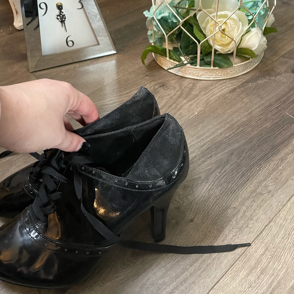 Black lace up booties - Picture 2 of 4